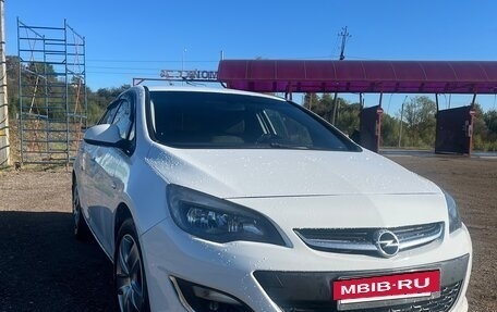 Opel Astra J, 2012 год, 770 000 рублей, 2 фотография