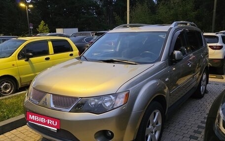 Mitsubishi Outlander III рестайлинг 3, 2008 год, 939 000 рублей, 3 фотография