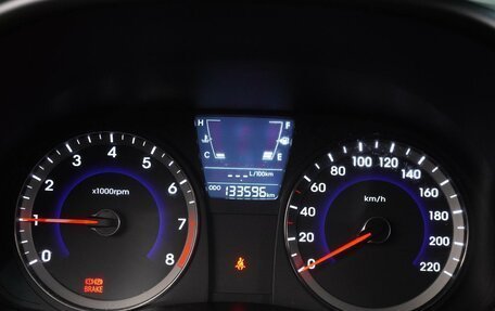 Hyundai Solaris II рестайлинг, 2011 год, 899 000 рублей, 15 фотография