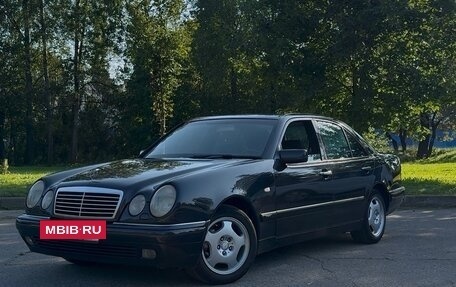 Mercedes-Benz E-Класс, 1998 год, 800 000 рублей, 2 фотография
