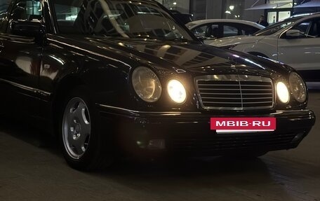 Mercedes-Benz E-Класс, 1998 год, 800 000 рублей, 3 фотография
