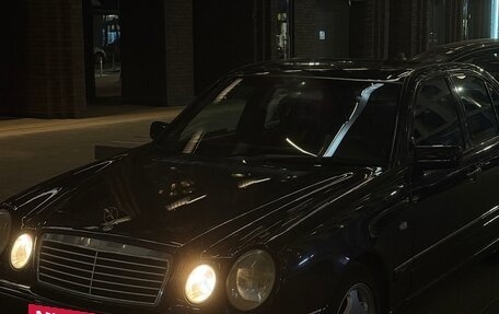 Mercedes-Benz E-Класс, 1998 год, 800 000 рублей, 4 фотография