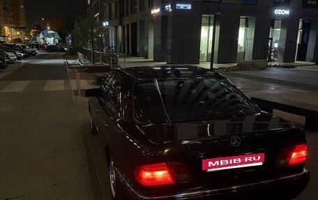 Mercedes-Benz E-Класс, 1998 год, 800 000 рублей, 5 фотография