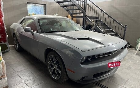 Dodge Challenger III рестайлинг 2, 2022 год, 5 200 000 рублей, 2 фотография