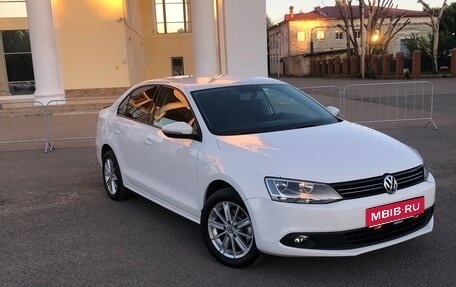 Volkswagen Jetta VI, 2013 год, 1 100 000 рублей, 1 фотография