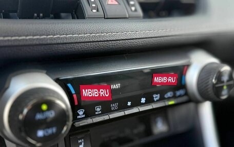 Toyota RAV4, 2021 год, 2 990 000 рублей, 20 фотография