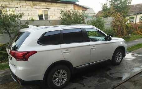 Mitsubishi Outlander III рестайлинг 3, 2018 год, 1 900 000 рублей, 1 фотография