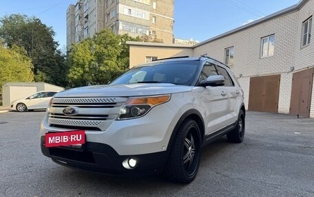 Ford Explorer VI, 2012 год, 1 550 000 рублей, 2 фотография