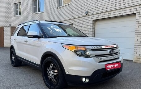Ford Explorer VI, 2012 год, 1 550 000 рублей, 3 фотография