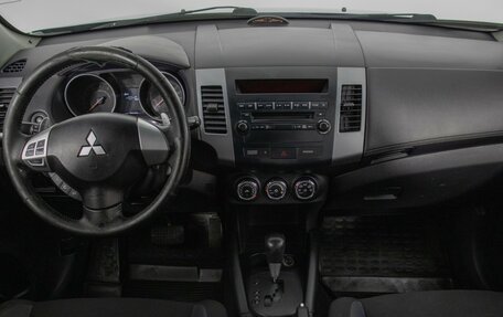 Mitsubishi Outlander III рестайлинг 3, 2010 год, 930 000 рублей, 13 фотография