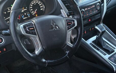 Mitsubishi Pajero Sport III рестайлинг, 2018 год, 2 200 000 рублей, 6 фотография