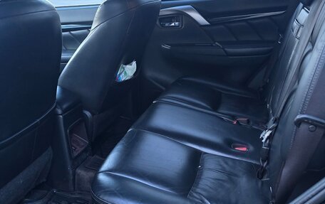 Mitsubishi Pajero Sport III рестайлинг, 2018 год, 2 200 000 рублей, 12 фотография
