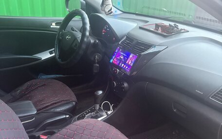 Hyundai Solaris II рестайлинг, 2011 год, 650 000 рублей, 6 фотография