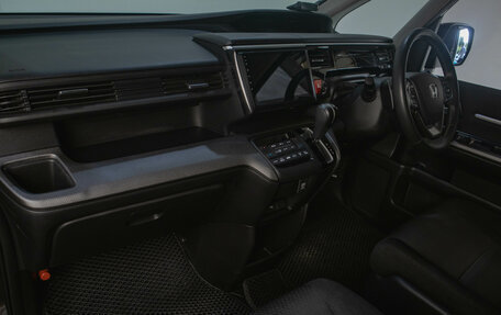 Honda Stepwgn IV, 2018 год, 2 499 000 рублей, 18 фотография