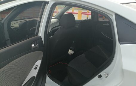 Hyundai Solaris II рестайлинг, 2013 год, 580 000 рублей, 13 фотография