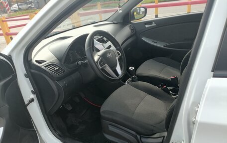 Hyundai Solaris II рестайлинг, 2013 год, 580 000 рублей, 9 фотография