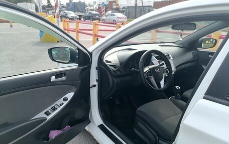 Hyundai Solaris II рестайлинг, 2013 год, 580 000 рублей, 12 фотография