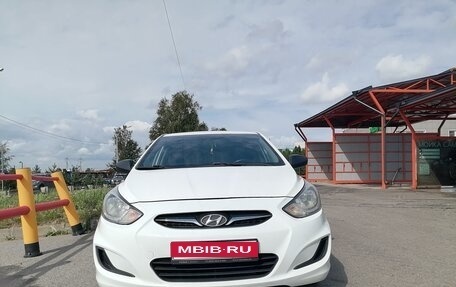 Hyundai Solaris II рестайлинг, 2013 год, 580 000 рублей, 1 фотография