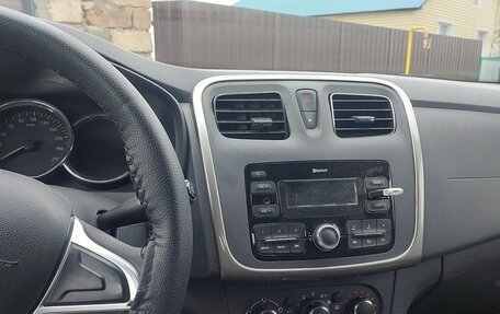 Renault Logan II, 2018 год, 980 000 рублей, 6 фотография