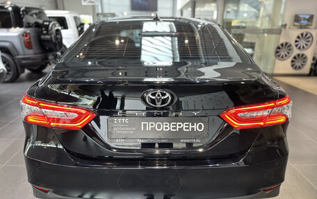 Toyota Camry, 2022 год, 3 249 900 рублей, 7 фотография