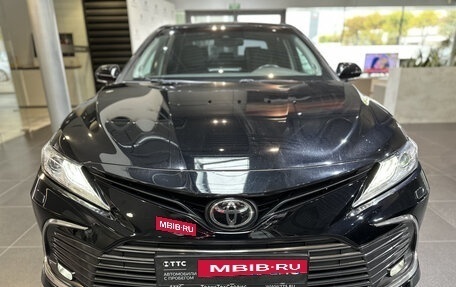 Toyota Camry, 2022 год, 3 249 900 рублей, 2 фотография