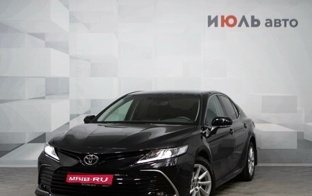 Toyota Camry, 2021 год, 3 820 000 рублей, 1 фотография