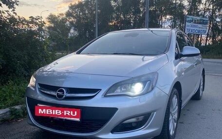 Opel Astra J, 2012 год, 695 000 рублей, 3 фотография
