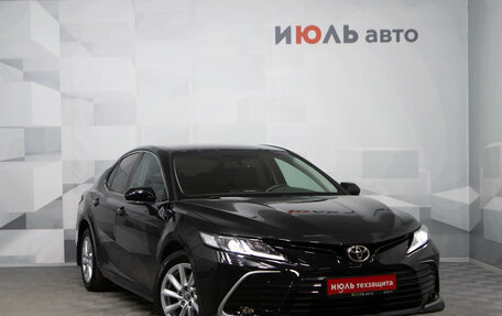 Toyota Camry, 2021 год, 3 820 000 рублей, 3 фотография