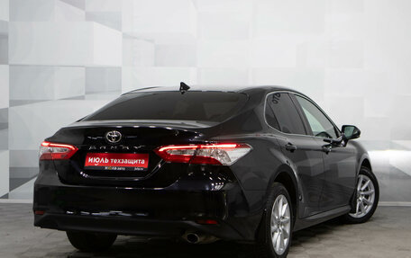 Toyota Camry, 2021 год, 3 820 000 рублей, 6 фотография