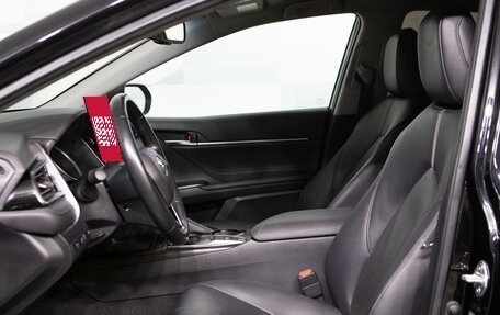 Toyota Camry, 2021 год, 3 820 000 рублей, 9 фотография