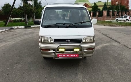 Toyota HiAce H100, 1992 год, 590 000 рублей, 3 фотография