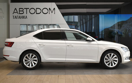 Skoda Superb III рестайлинг, 2017 год, 2 725 000 рублей, 4 фотография