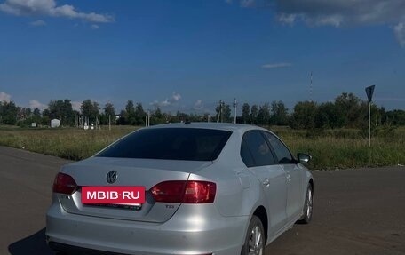 Volkswagen Jetta VI, 2012 год, 650 000 рублей, 2 фотография