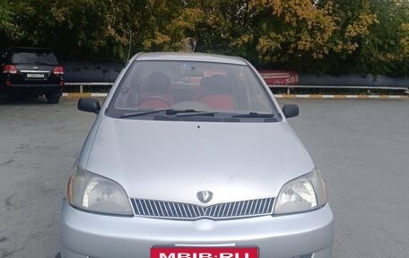 Toyota Platz, 2001 год, 315 000 рублей, 3 фотография