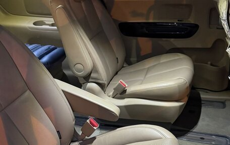 KIA Carnival III, 2019 год, 3 400 000 рублей, 10 фотография