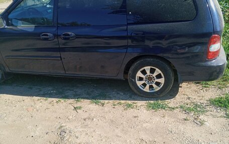 KIA Carnival III, 2000 год, 230 000 рублей, 2 фотография