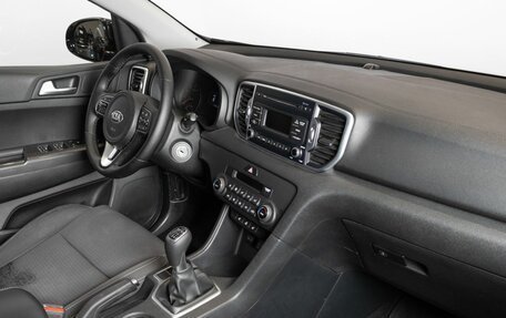KIA Sportage IV рестайлинг, 2018 год, 1 900 000 рублей, 4 фотография