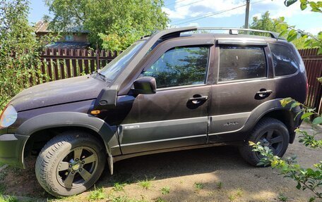 Chevrolet Niva I рестайлинг, 2018 год, 810 000 рублей, 4 фотография