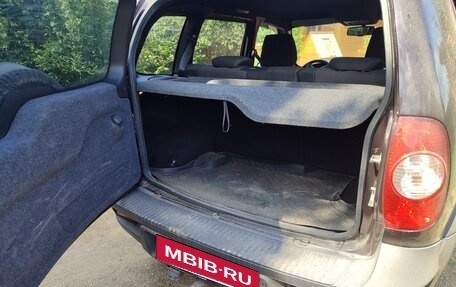 Chevrolet Niva I рестайлинг, 2018 год, 810 000 рублей, 10 фотография