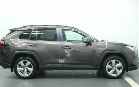 Toyota RAV4, 2020 год, 3 200 000 рублей, 11 фотография