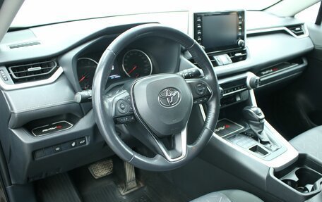 Toyota RAV4, 2020 год, 3 200 000 рублей, 17 фотография