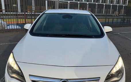 Opel Astra J, 2011 год, 700 000 рублей, 9 фотография