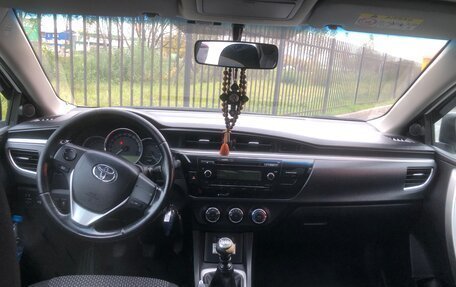 Toyota Corolla, 2013 год, 850 000 рублей, 6 фотография