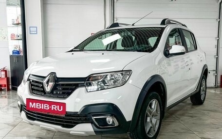 Renault Sandero II рестайлинг, 2019 год, 1 419 000 рублей, 2 фотография