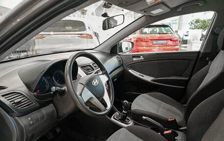 Hyundai Solaris II рестайлинг, 2011 год, 577 000 рублей, 20 фотография