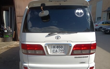 Toyota Touring HiAce I, 2000 год, 1 200 000 рублей, 2 фотография