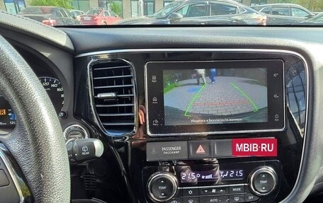 Mitsubishi Outlander III рестайлинг 3, 2018 год, 1 890 000 рублей, 8 фотография