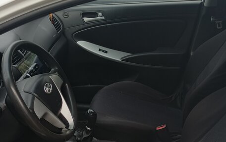 Hyundai Solaris II рестайлинг, 2013 год, 510 000 рублей, 9 фотография