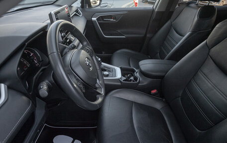 Toyota RAV4, 2021 год, 2 997 000 рублей, 10 фотография