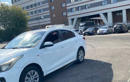 KIA Rio IV, 2018 год, 650 000 рублей, 2 фотография